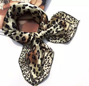 Leopard print neck scarf